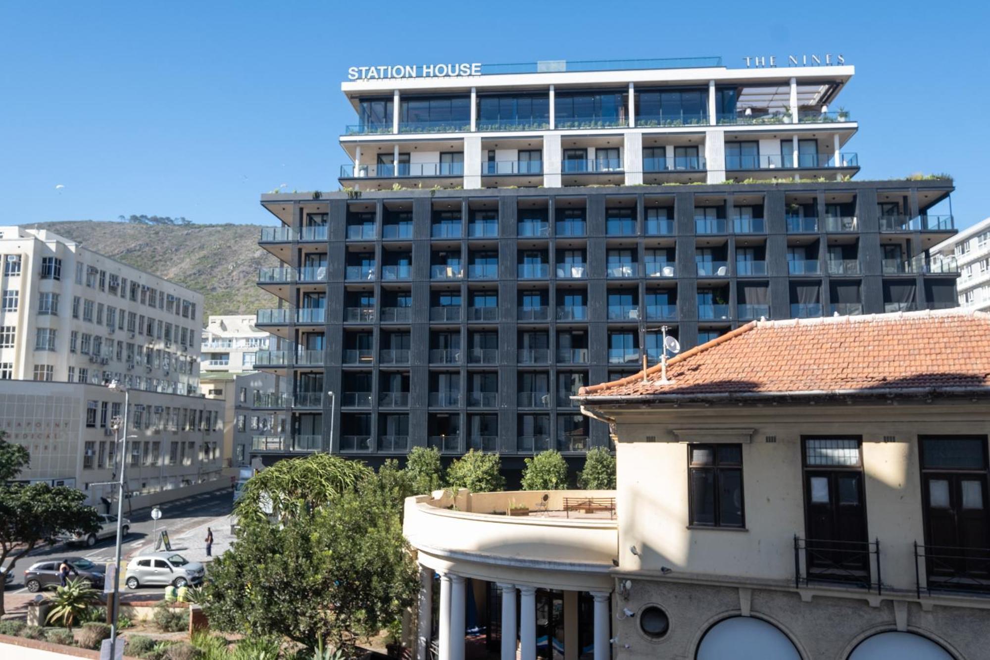 The Flamingo 808 - Top Floor Sea Point Studio - Mountain Views With Daily Housekeeping Apartment